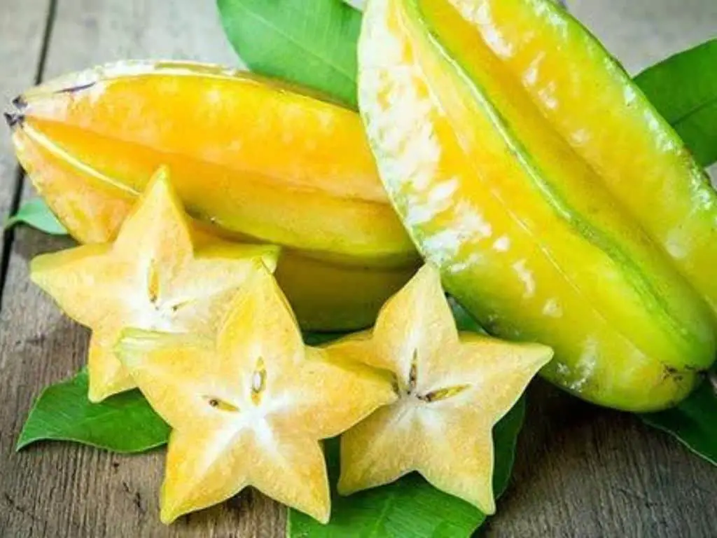 What does star fruit taste like?